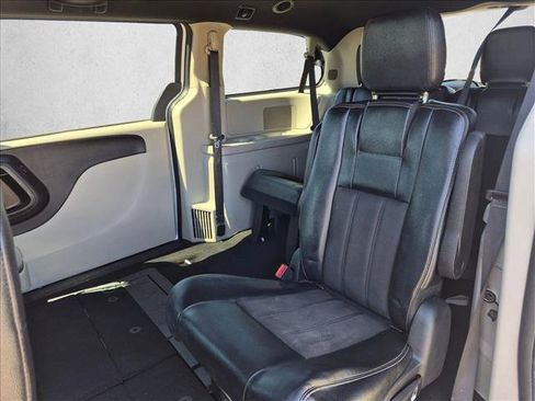 Used 2019 Dodge Grand Caravan SXT FWD image 23