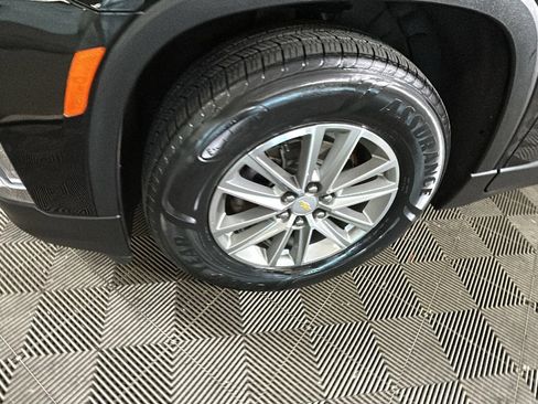 Used 2023 Chevrolet Traverse LT FWD image 10