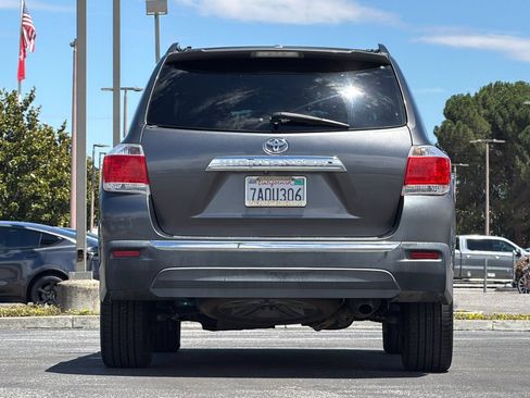 Used 2013 Toyota Highlander Limited FWD image 6