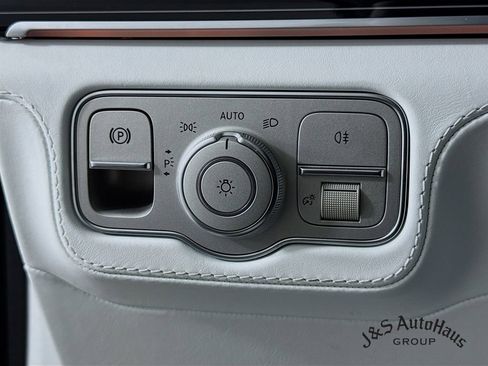 Used 2023 Mercedes-Benz Maybach GLS 600 4MATIC image 10
