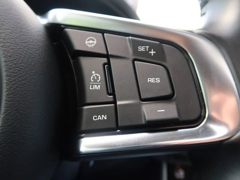 Used 2018 Jaguar XE Prestige image 39