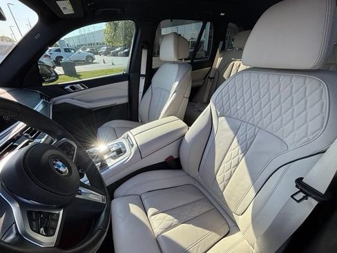 Used 2022 BMW X5 xDrive40i w/ M Sport Package AWD/4WD image 32