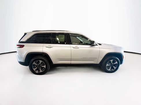 Used 2023 Jeep Grand Cherokee 4WD 4xe w/ Luxury Tech Group II image 10