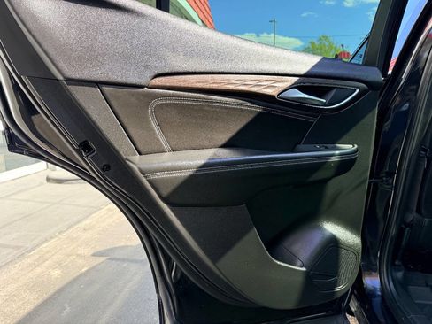 Used 2023 Buick Envision Avenir image 30