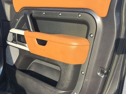 Used 2023 Land Rover Defender 130 SE image 20