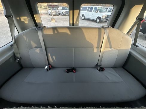 Used 2013 Ford E-350 and Econoline 350 XLT image 26