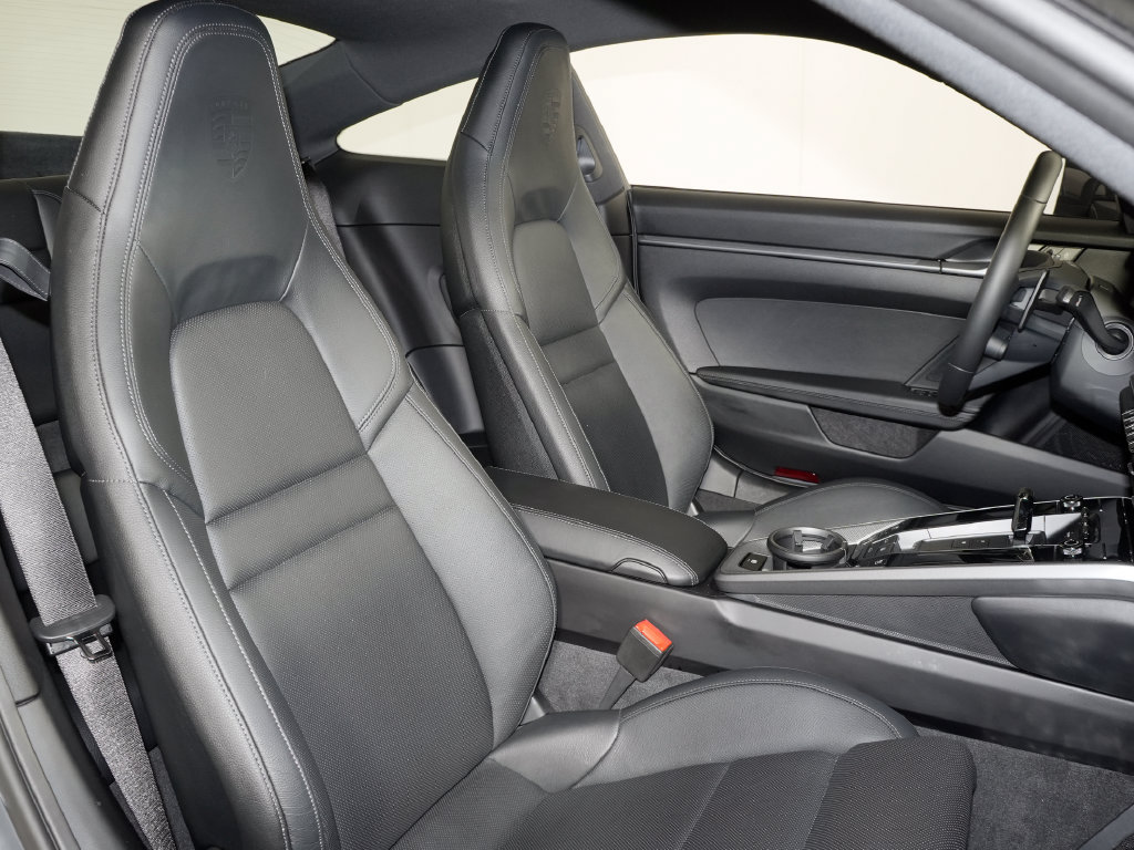Certified 2025 Porsche 911 Carrera RWD image 43