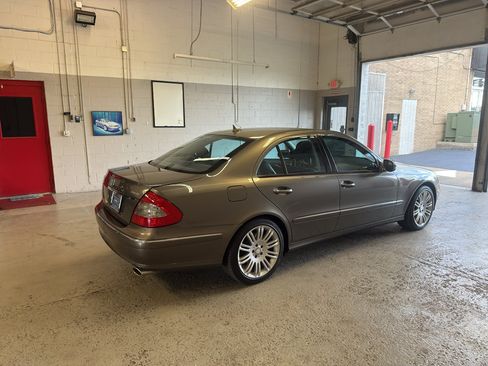 Used 2008 Mercedes-Benz E 350 4MATIC Sedan image 8