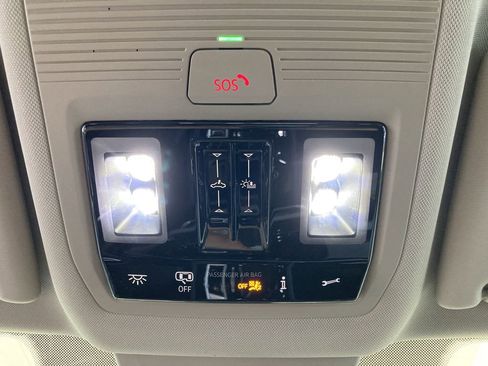 New 2026 Volkswagen Atlas Peak Edition image 28