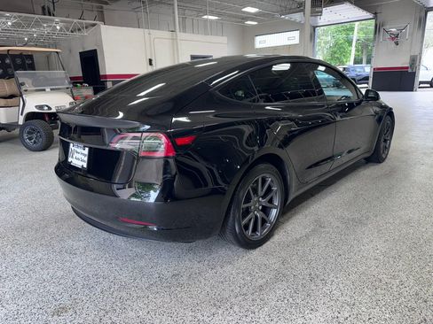 Used 2019 Tesla Model 3 Mid Range RWD image 3