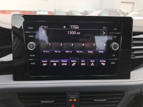 Used 2025 Volkswagen Jetta SEL image 28