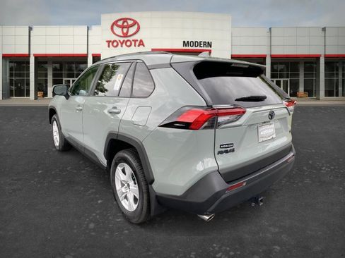 Certified 2021 Toyota RAV4 XLE w/ Convenience Package FWD image 6