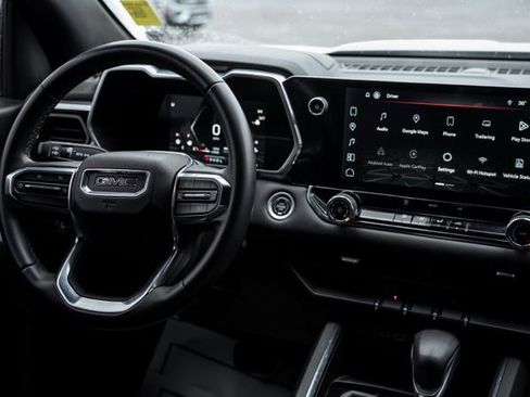 Used 2023 GMC Canyon Elevation image 15