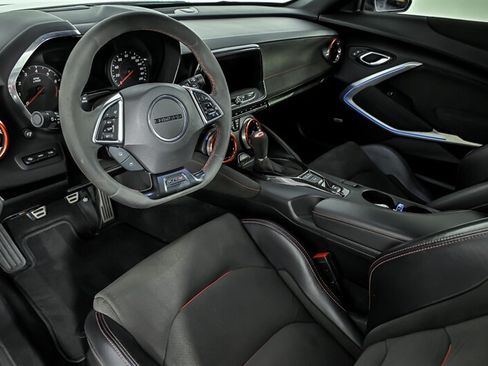 Used 2020 Chevrolet Camaro ZL1 RWD image 17