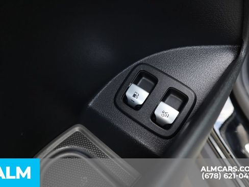 Used 2025 Mercedes-Benz GLC 350e 4MATIC w/ AMG Line image 12