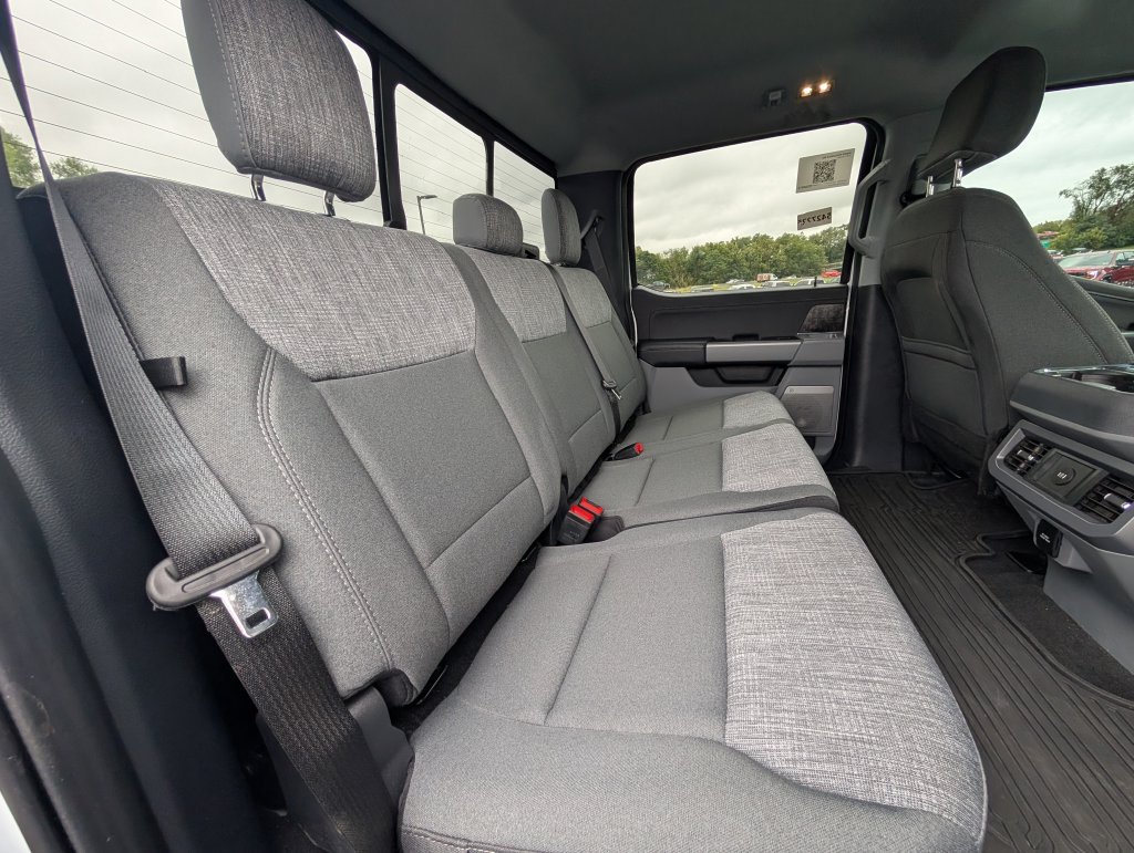 Used 2025 Ford F250 XLT w/ Black Appearance Package AWD/4WD image 18