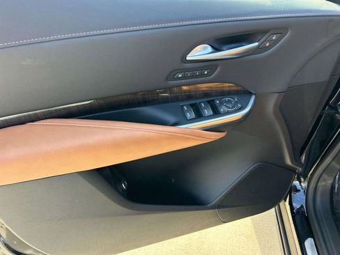 Certified 2023 Cadillac XT4 Premium Luxury w/ Enhanced Visibility Package image 25