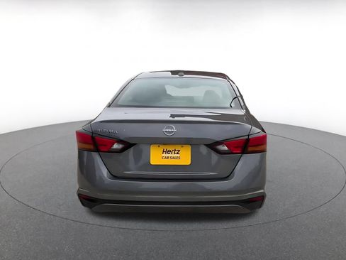 Used 2025 Nissan Altima 2.5 SV FWD image 12