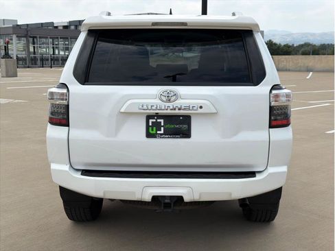 Used 2016 Toyota 4Runner SR5 AWD/4WD image 7