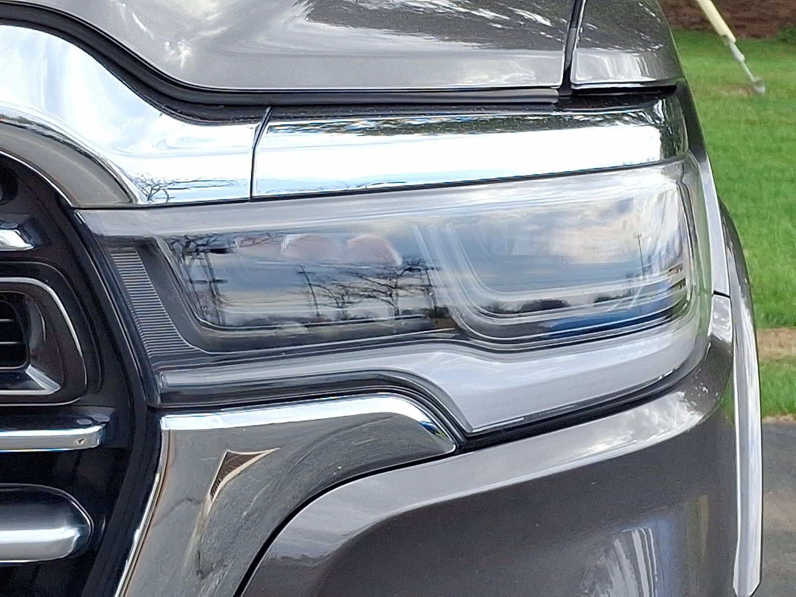 Used 2025 RAM 1500 Limited AWD/4WD image 6