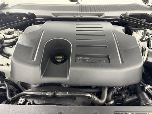 Used 2024 Land Rover Defender 130 X-Dynamic SE image 35