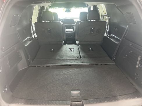Used 2026 Chevrolet Traverse High Country w/ LPO, Floor Liner Package FWD image 12