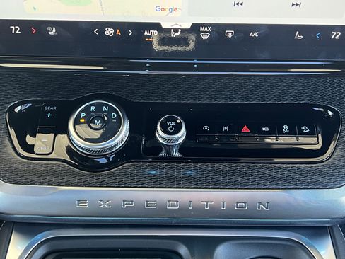 New 2025 Ford Expedition Platinum w/ Stealth Appearance Package image 35