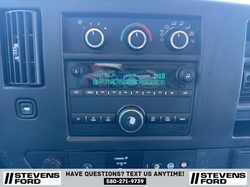 Used 2018 Chevrolet Express 2500 w/ Driver Convenience Package RWD image 28