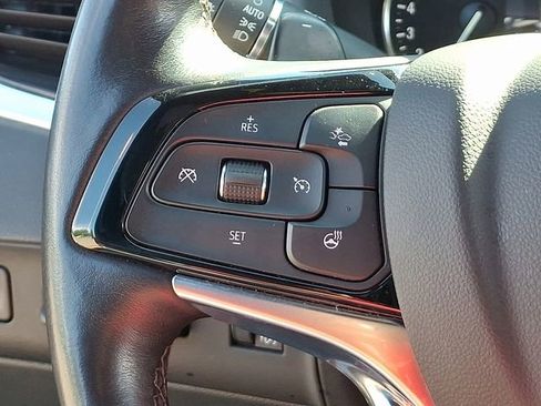 Used 2024 Buick Enclave Premium image 27