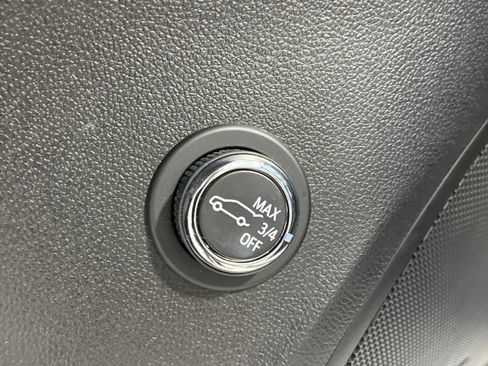 Used 2023 Buick Envision Essence FWD image 20
