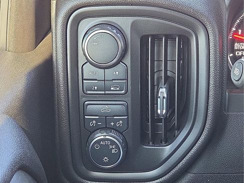 Used 2024 Chevrolet Silverado 1500 Custom image 20