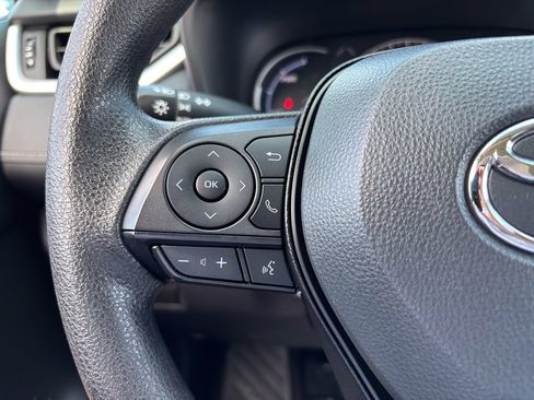 Used 2025 Toyota RAV4 XLE AWD/4WD image 25