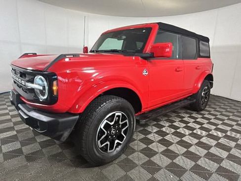 Used 2023 Ford Bronco Outer Banks AWD/4WD image 6