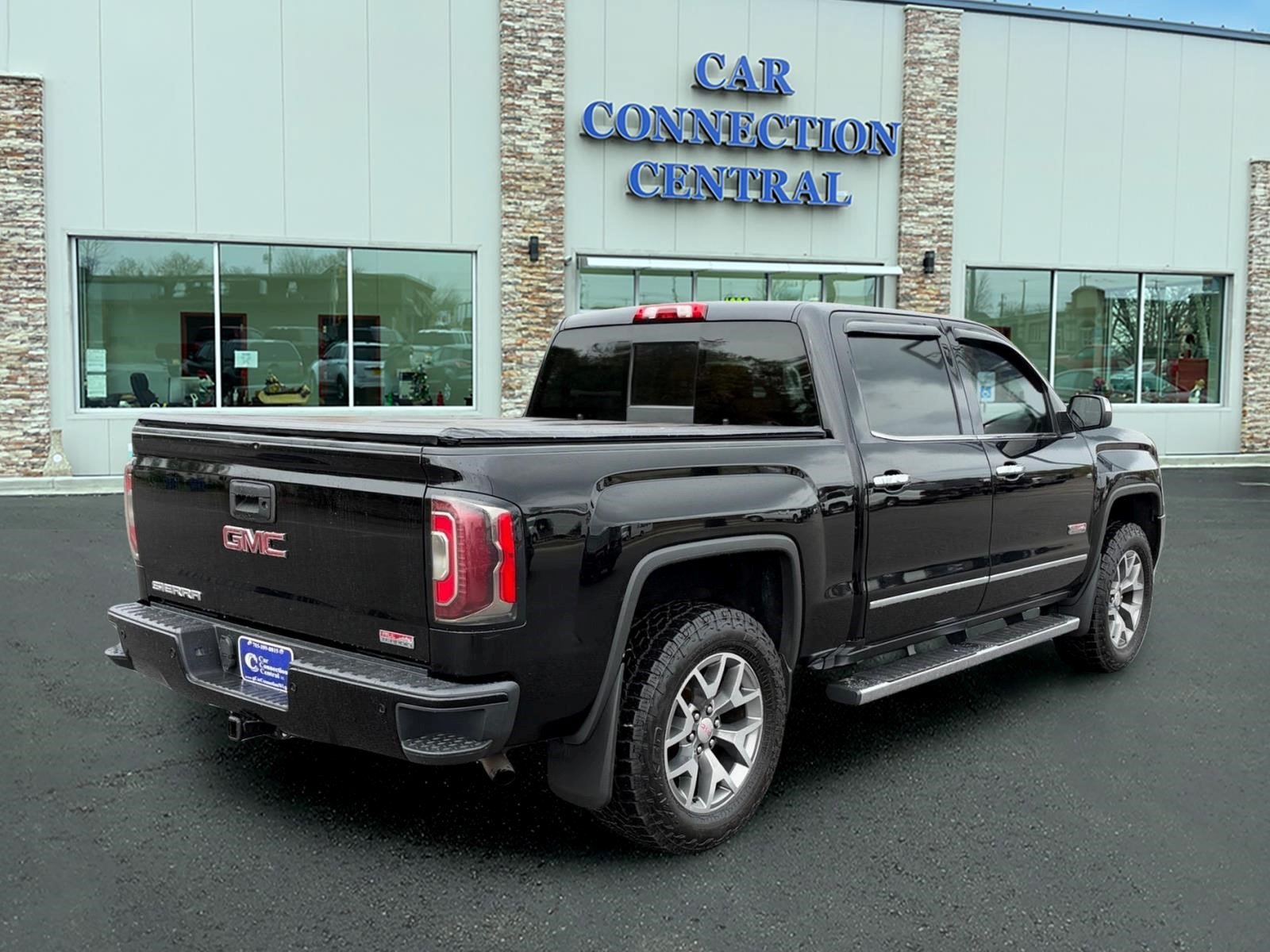 Used 2016 GMC Sierra 1500 SLT w/ All-Terrain Package AWD/4WD image 4