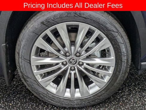 New 2026 Toyota Highlander Platinum AWD/4WD image 12
