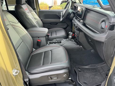 Used 2025 Jeep Wrangler Unlimited Rubicon image 21