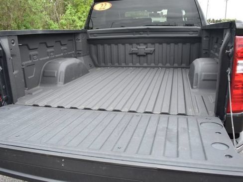 Used 2022 Chevrolet Silverado 1500 LT AWD/4WD image 17