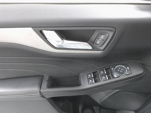 Used 2021 Ford Escape SE image 8