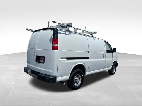 Used 2020 Chevrolet Express 3500 w/ Driver Convenience Package RWD image 5
