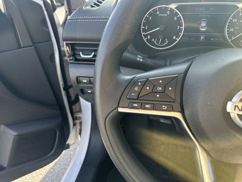 Certified 2023 Nissan Sentra SV image 21