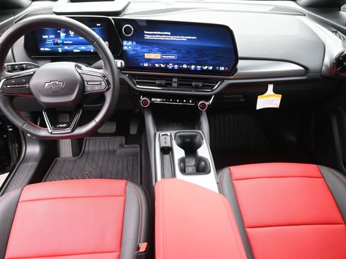 New 2025 Chevrolet Equinox EV RS w/ Convenience Package II FWD image 16