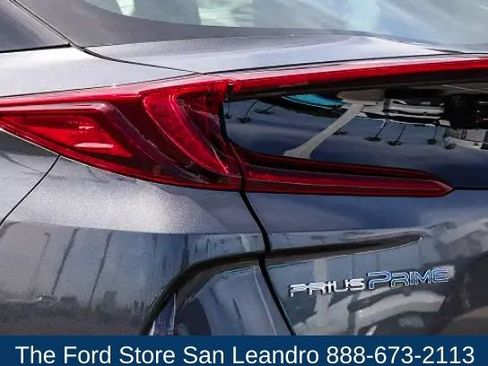 Used 2021 Toyota Prius Prime XLE image 7