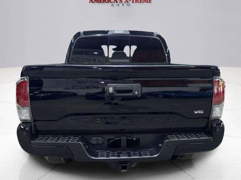 Used 2020 Toyota Tacoma TRD Off-Road w/ Technology Package AWD/4WD image 4