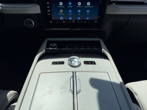 New 2026 Lincoln Navigator Reserve w/ Jet Appearance Package AWD/4WD image 11