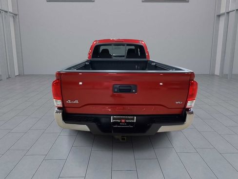 Used 2016 Toyota Tacoma SR5 w/ Exterior Package image 7