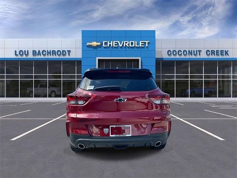 Used 2021 Chevrolet TrailBlazer RS w/ Sun and Liftgate Package image 7