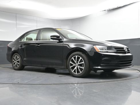 Used 2017 Volkswagen Jetta SE image 22