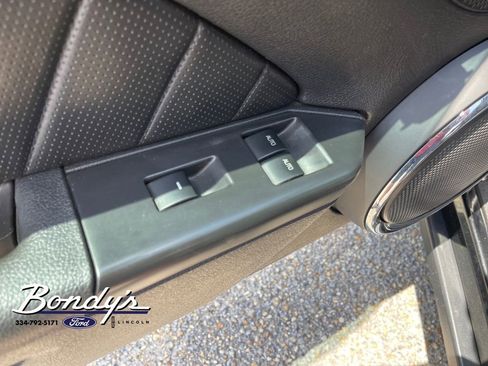 Used 2010 Ford Mustang GT RWD image 8