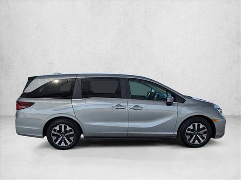 Used 2025 Honda Odyssey EX-L image 4