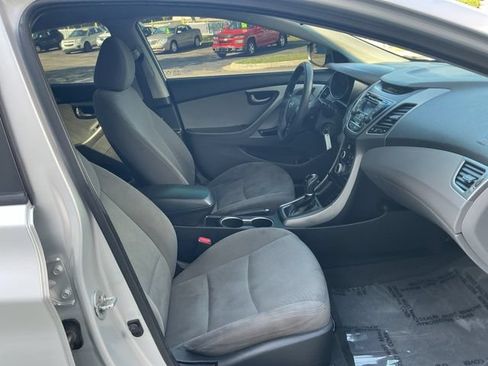 Used 2015 Hyundai Elantra SE FWD image 30